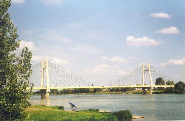 Foto mit Sicht auf eine Brücke