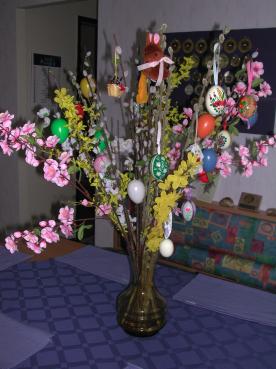 Mein Osterbaum am Wohnzimmertisch